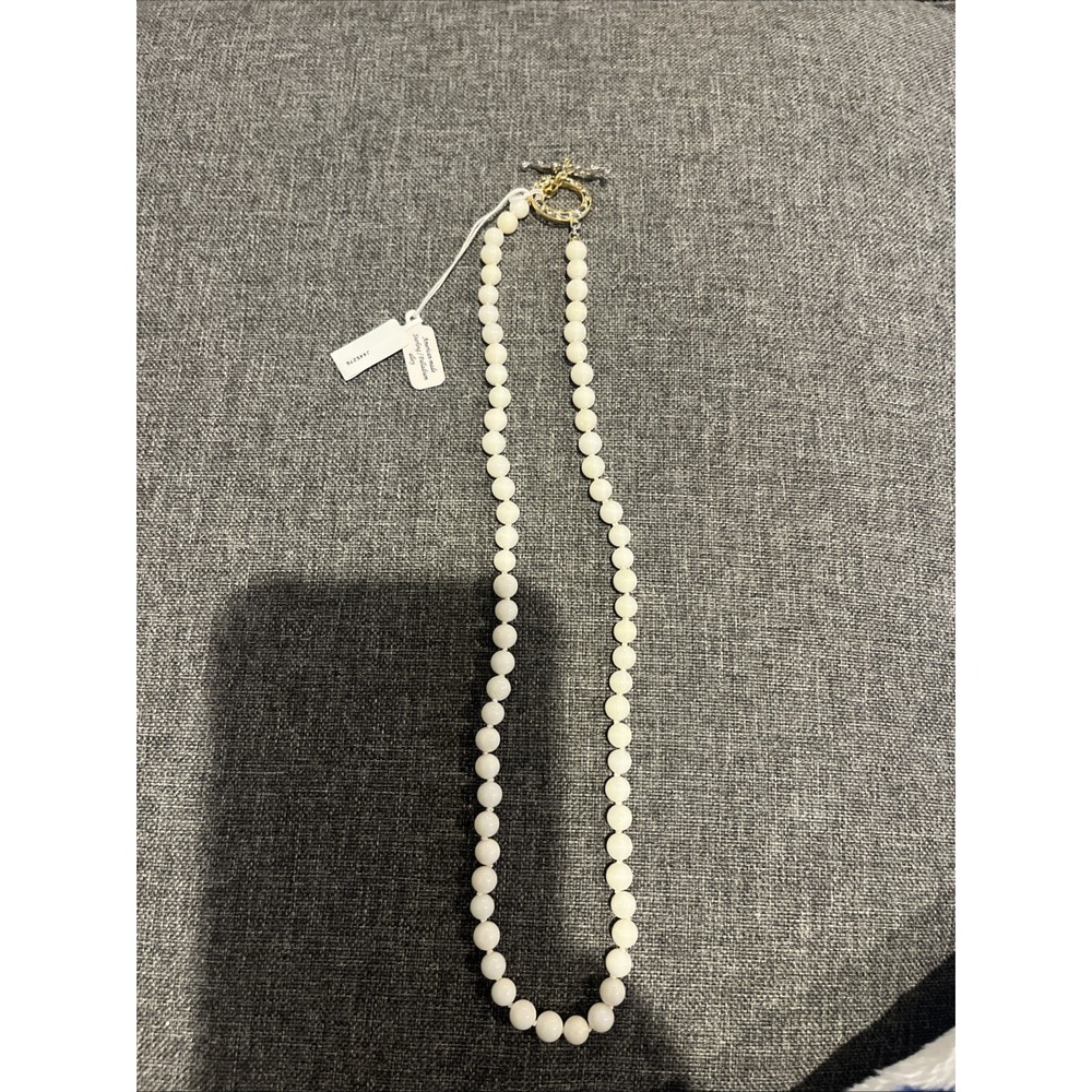 Michael Valitutti Gems en Vogue Sterling Silver White Coral Bead Toggle Necklace